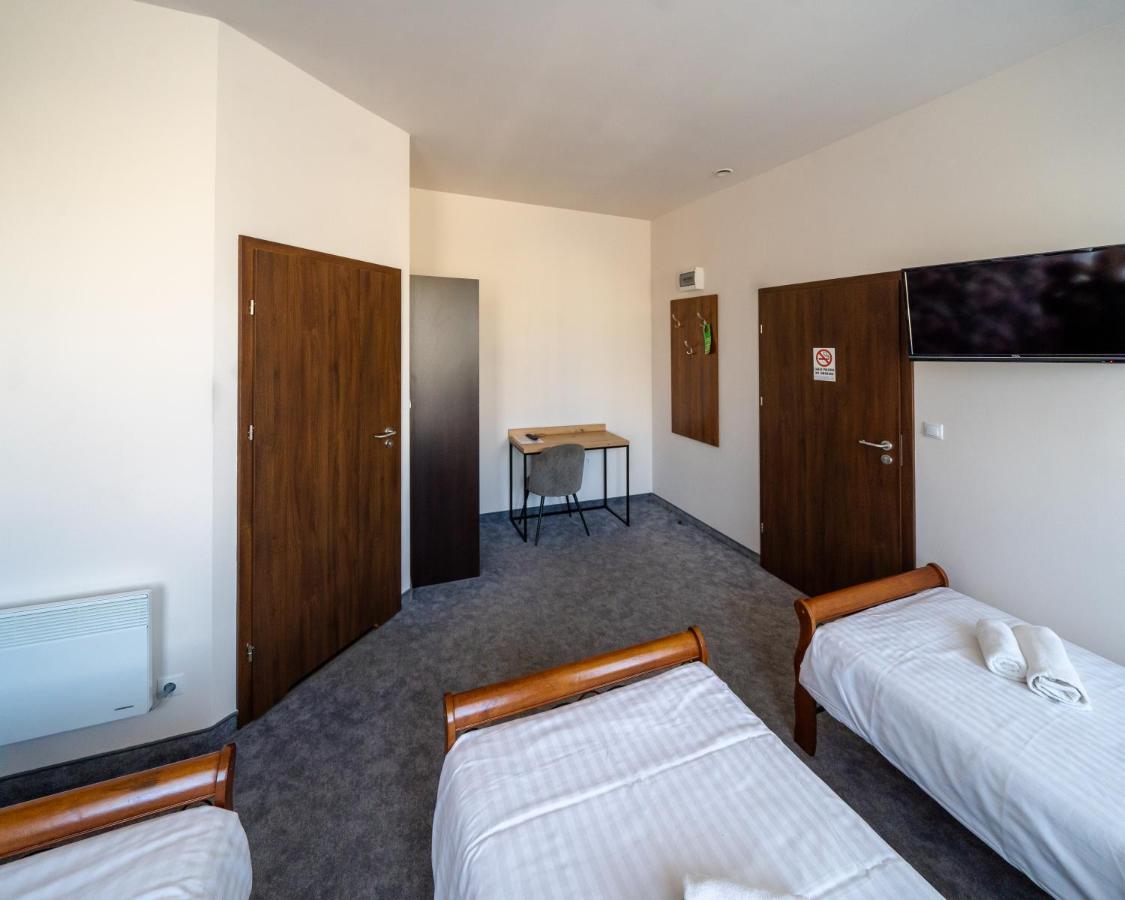 Kelman Inn Global Nowa Sol Esterno foto