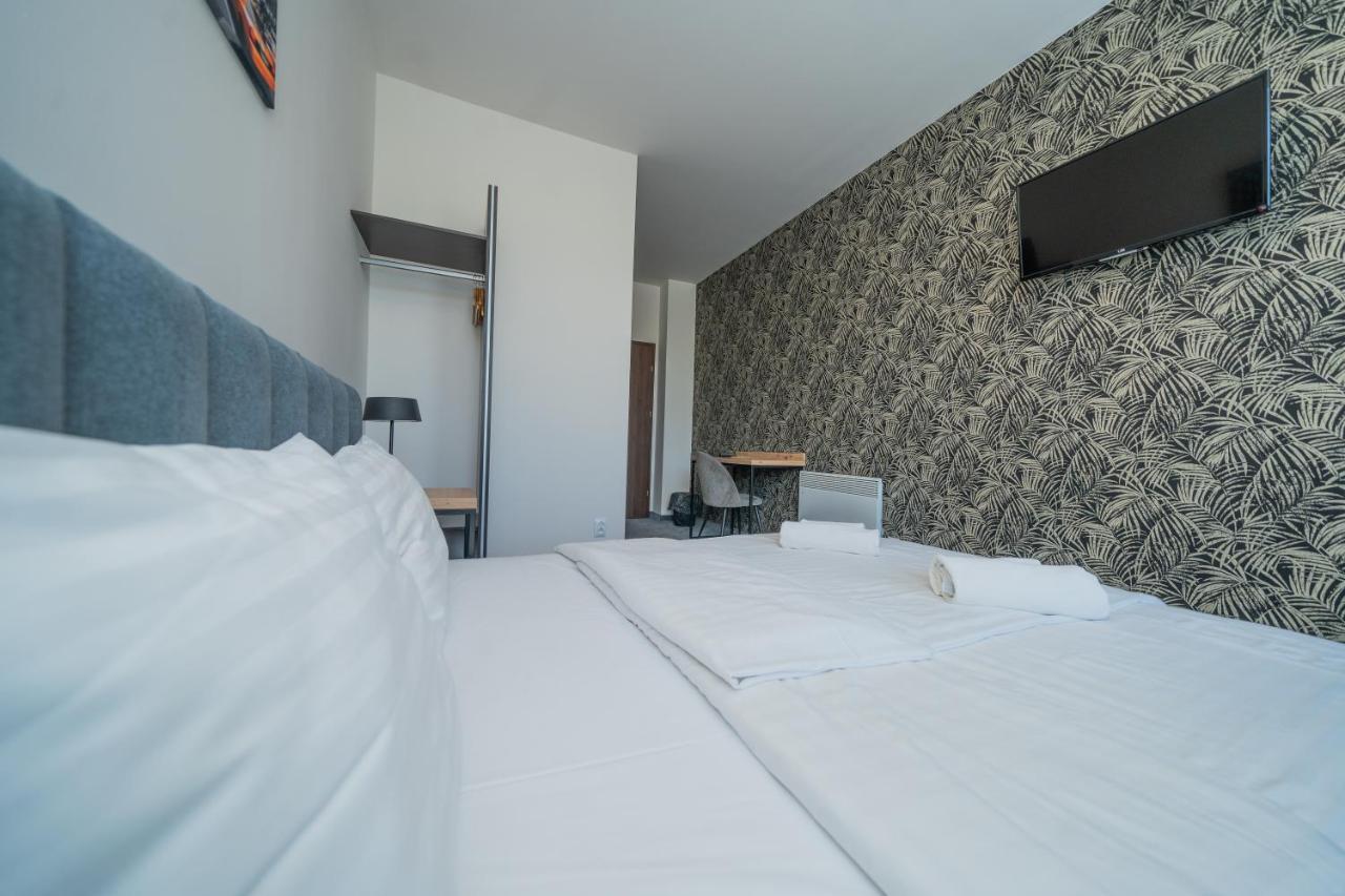 Kelman Inn Global Nowa Sol Esterno foto