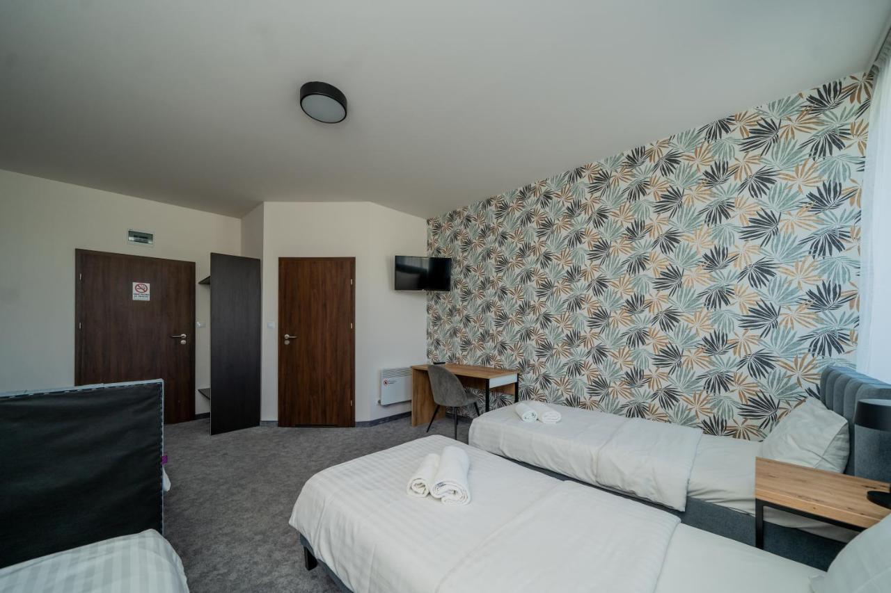 Kelman Inn Global Nowa Sol Esterno foto